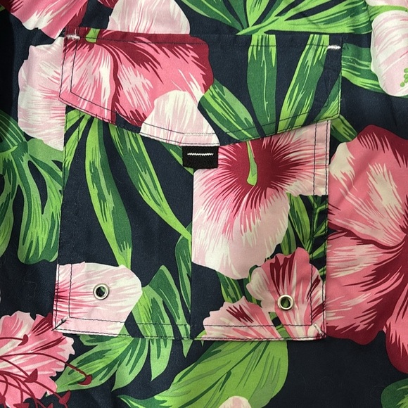 King Size Mens Shorts, Size 4XL, Multi Colored Tropical Print - Picture 3 of 12